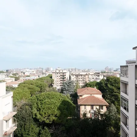 Guesthost - Marina Centro Station Apartament *