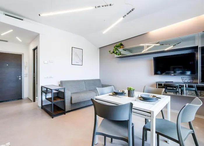 Marina Centro Station