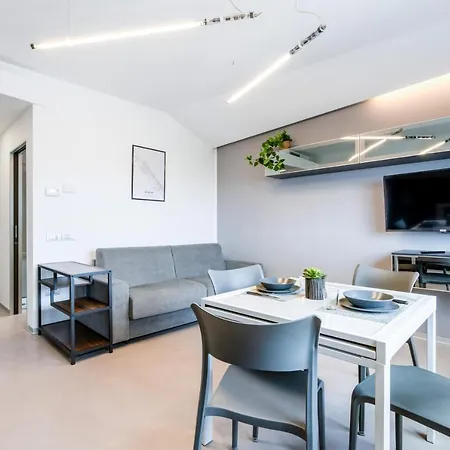 Marina Centro Station